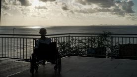 Pacientes como Ayrton dos Santos Pinheiro, de 90 años, asegura que cuando llegó al hospital sus "fuerzas se renovaron".