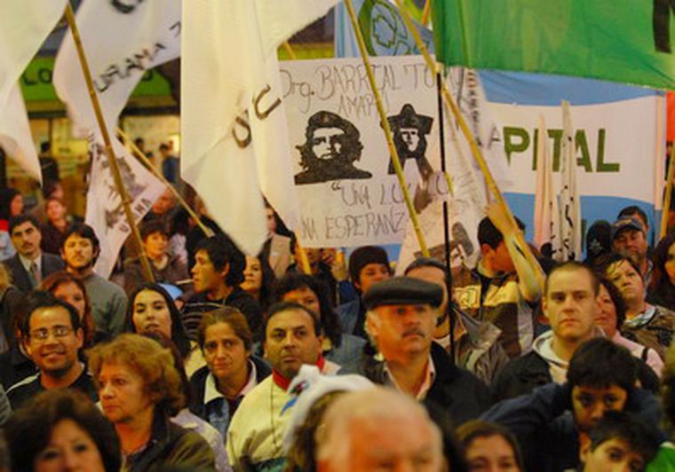 Trabajadores y movimientos sociales se reunieron hoy en el Centro. Foto: Ivana González/MDZ