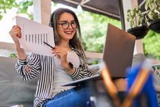 Entre septiembre de 2023 y marzo de 2025 la cantidad de mujeres que se consideran inversoras arriesgadas creció del 0,5% al 3%, según el relevamiento de Ualá. Foto: Freepik