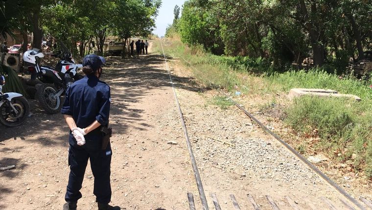 El nene perdió sus piernas tras caer a las vías por haberse trepado a uno de los vagones
