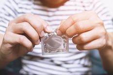 Los preservativos son una herramienta fundamental para la prevención de ITS y embarazos no planificados.