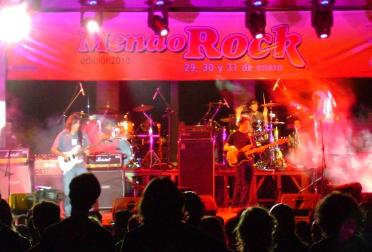 Felipe Staiti Trio en le escenario. Foto: MDZ