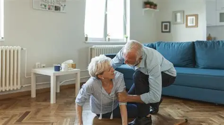 La seguridad en los ambientes puede mejorarse con una buena iluminación. La seguridad en los ambientes puede mejorarse con una buena iluminación.