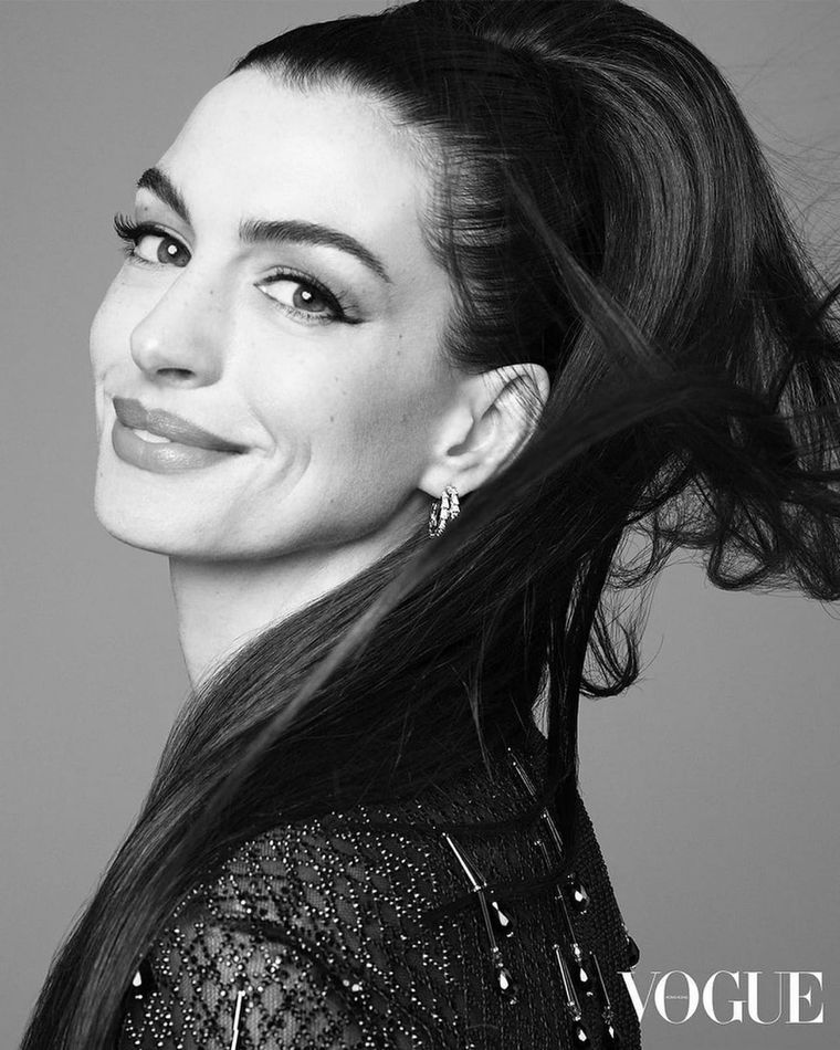 Anne Hathaway posa como una diosa de los 70 Anne Hathaway Foto: Vogue Hong Kong
