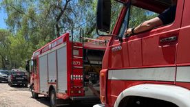 Bomberos y policías trabajaron en la escena del incendio. (Imagen ilustrativa) Bomberos y policías trabajaron en la escena del incendio. (Imagen ilustrativa)
