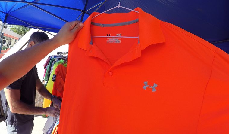 Shorts, remeras, camisetas, chombas, tops, son algunas de las prendes que ofrecen. Shorts, remeras, camisetas, chombas, tops, son algunas de las prendes que ofrecen.