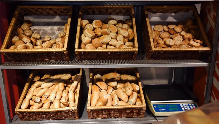 Los costos de producción de pan subieron en los últimos meses y CEPA liberó el incremento de su precio.
