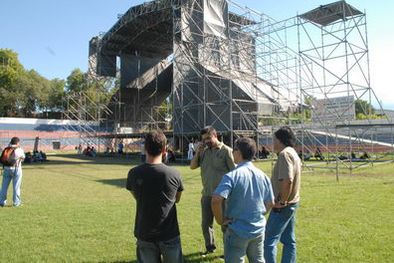 MDZol | El escenario llevó dos días de preparación. Ya todo está dispuesto para el gran show. Foto: Carlos Villazón-MDZ