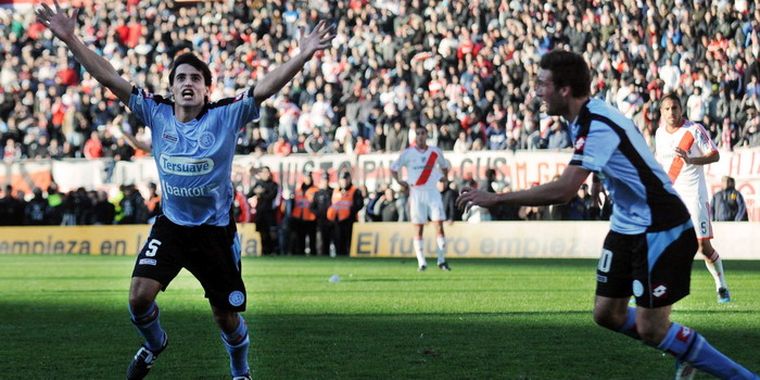Belgrano se burló de River en un nuevo aniversario del descenso a la Primera Nacional. Foto: NA