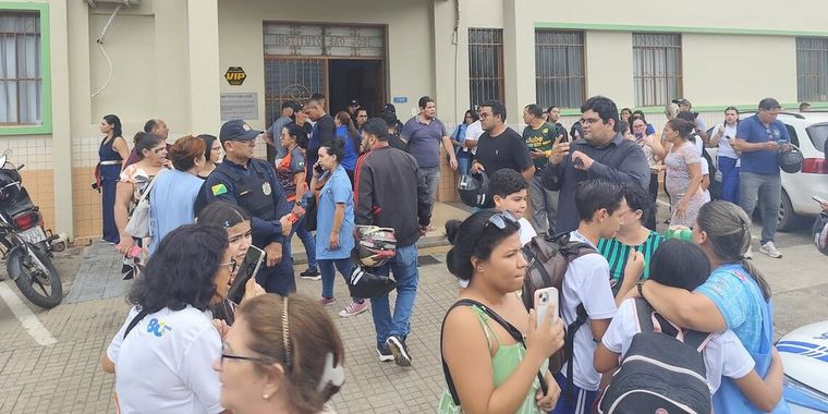 El alumno ingresó armado a una escuela en Brasil, abrió fuego en un pasillo y provocó dos muertes antes de ser detenido por la policía.