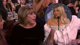 La conductora y su reacción posterior a los premios. La conductora y su reacción posterior a los premios.