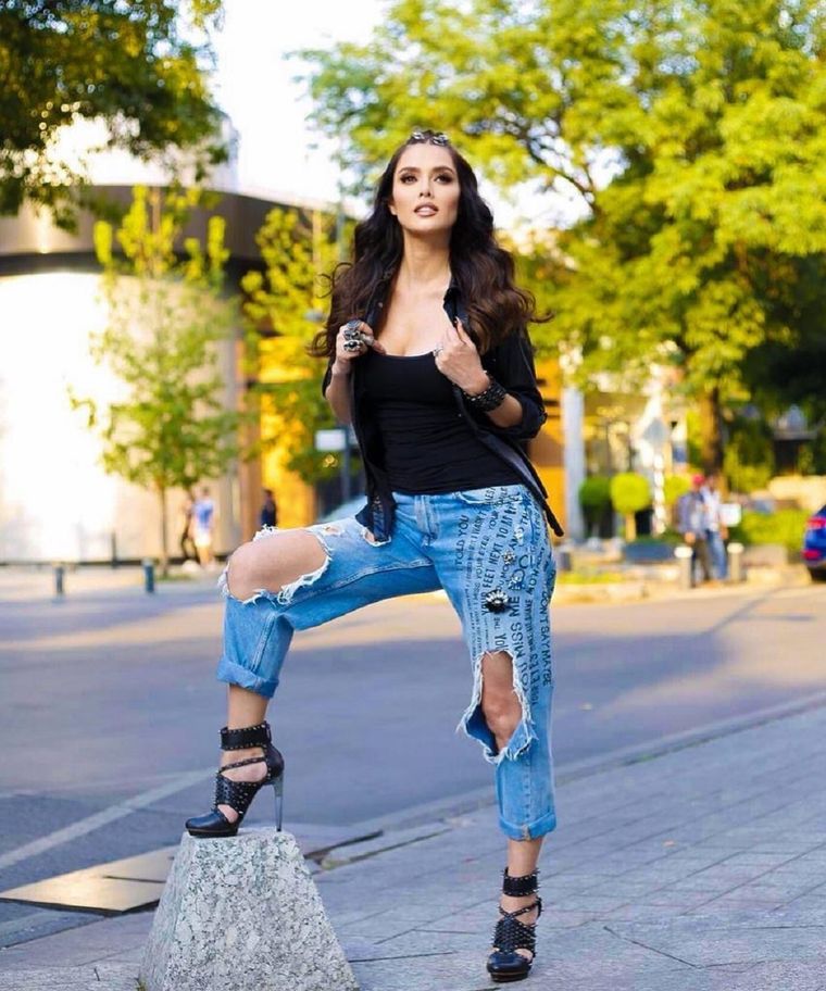 Marlene Favela es una actriz conocida por su papel en la telenovela Gata salvaje.