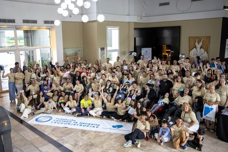 La Fundación Lautaro Te Necesita apoya a familias con seres queridos que padecen de algún tipo de leucodistrofia. La Fundación Lautaro Te Necesita apoya a familias con seres queridos que padecen de algún tipo de leucodistrofia.