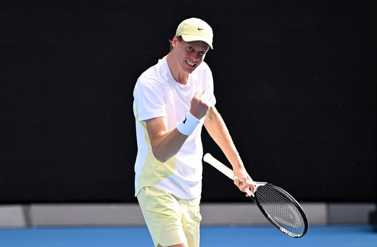 Sinner barrió a Rune en cuatro sets y está en cuartos de final del Australian Open. Foto: EFE
