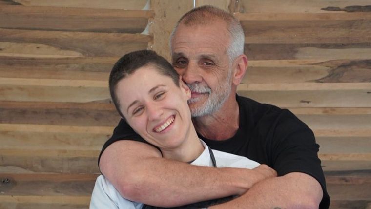 Christian Petersen junto a su pareja.&nbsp;