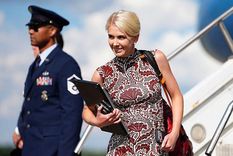 quien es natalie harp, la mano derecha de trump que esta siempre al lado del presidente de ee.uu.
