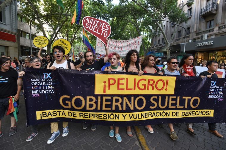 Los manifestantes marcharon por Avenida San Martín. Foto: Alfredo Ponce/MDZ