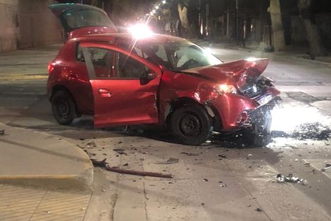 Así quedó uno de los vehículos