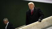 Donald Trump abandonando el Foro de Davos tras su primer día en el encuentro. Donald Trump abandonando el Foro de Davos tras su primer día en el encuentro.
