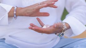 La medalla de San Benito es uno de los símbolos más antiguos del catolicismo y está asociada a la oración y a la protección espiritual frente al mal. La medalla de San Benito es uno de los símbolos más antiguos del catolicismo y está asociada a la oración y a la protección espiritual frente al mal.