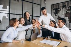 La confianza y condiciones laborales dignas son la clave de la felicidad. Foto: Archivo