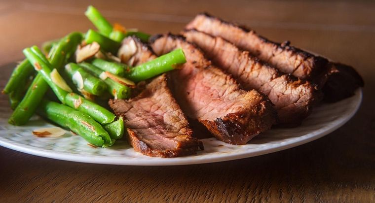 Si bien parece fácil, muchos comenten errores a la hora de freír un filete Foto: Shutterstock