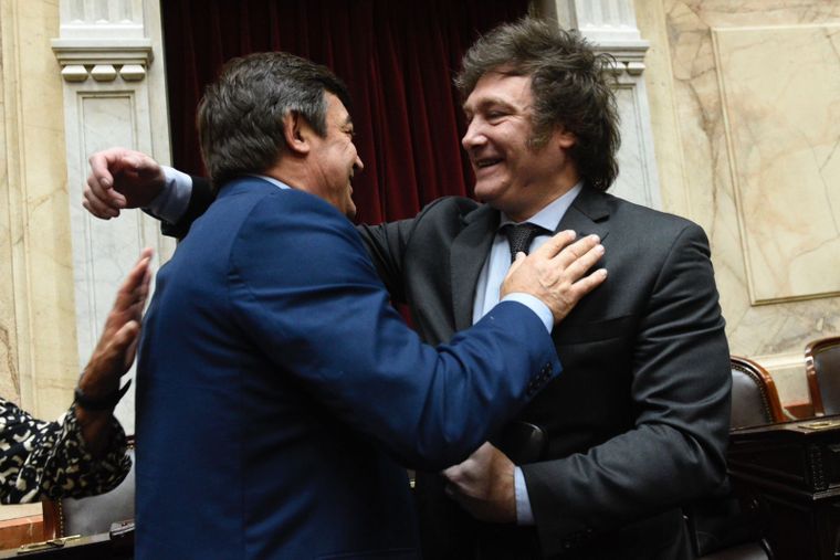 Omar De Marchi junto a Javier Milei Foto: X: @omardemarchi