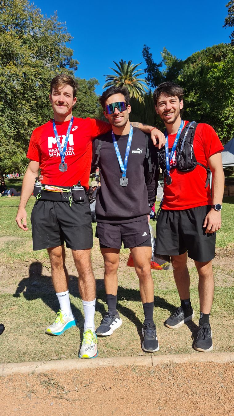 Matías 42 km, Nacho 21 km, Nicanor 42 km. Matías 42 km, Nacho 21 km, Nicanor 42 km.