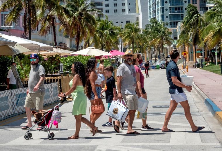 Miami es uno de los destinos de los pocos viajeros argentinos.