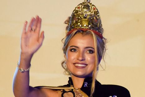 Azul Antolinez es la nueva Reina Nacional de la Vendimia. Azul Antolinez es la nueva Reina Nacional de la Vendimia.