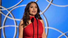 Con una silueta privilegiada a sus 54 años, Salma Hayek ostentó su malla enteriza en las redes sociales Foto: El País