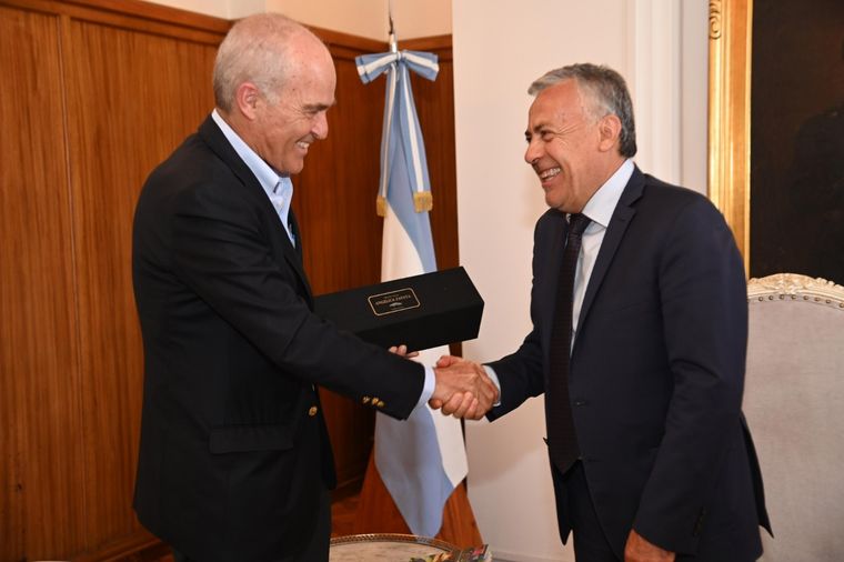 Alfredo Cornejo se reunió con Roque Eduardo Benavides Ganoza. Foto: Cuenta de X de Alfredo Cornejo