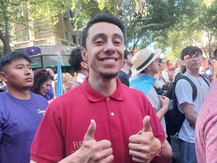 Un libertario sanjuanino vino a Mendoza para poder ver a su referente. 