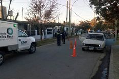 Tras no recibir atención rápida, la mujer fue a sentarse a su auto y allí le dio un paro cardíaco Tras no recibir atención rápida, la mujer fue a sentarse a su auto y allí le dio un paro cardíaco