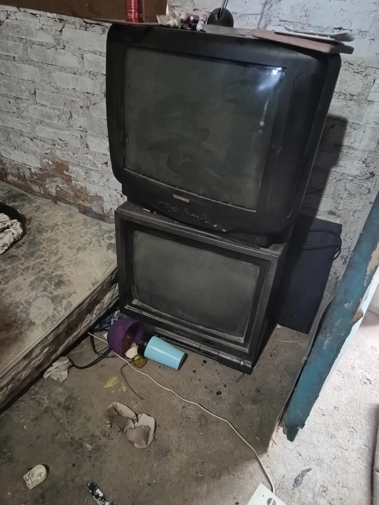 Los televisores aparentemente robados de la casa de Agustín Juan García. Los televisores aparentemente robados de la casa de Agustín Juan García.