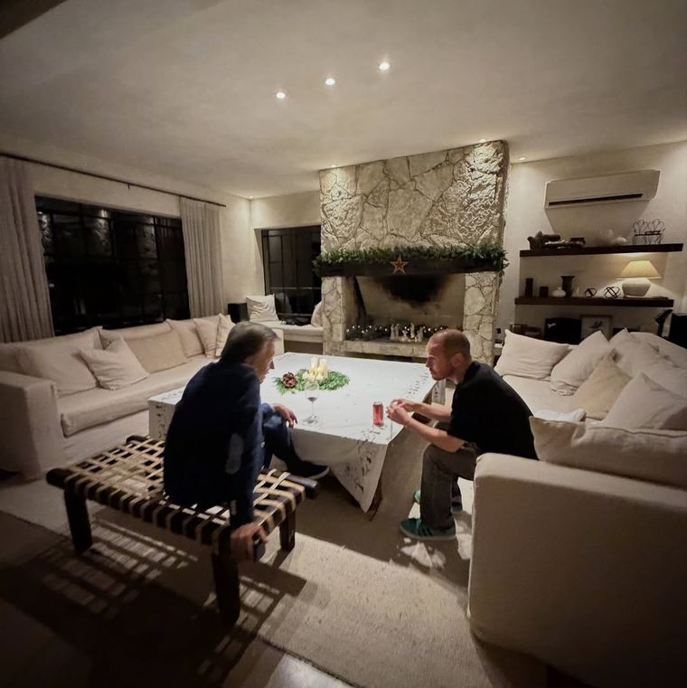 Martín Ortega volvió a sonreír junto a sus padres y hermanos tras completar su tratamiento de seis meses. Martín Ortega volvió a sonreír junto a sus padres y hermanos tras completar su tratamiento de seis meses.