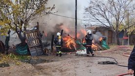 Una vivienda se incendió en la localidad de Agrelo, en Luján de Cuyo. Una vivienda se incendió en la localidad de Agrelo, en Luján de Cuyo.