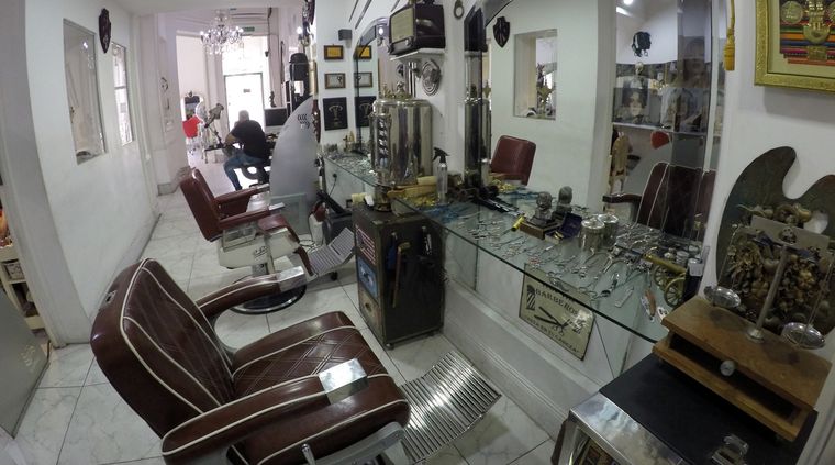 El crecimiento de las barberías es notorio, y resulta un paso adelante para el rubro. Foto: ALF PONCE MERCADO / MDZ