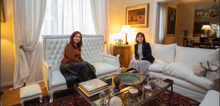 Cristina redobla la apuesta de la interna con Alberto Fernández.