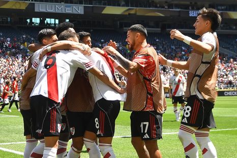 River lidera el Grupo E del Mundial de Clubes. River lidera el Grupo E del Mundial de Clubes.