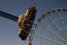 una joven se precipito desde 30 metros en un parque de atracciones