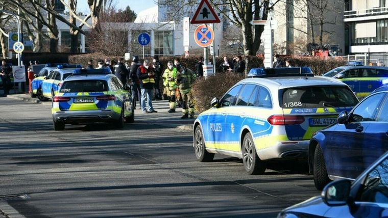 El agresor usó un arma de largo alcance. Foto: France24