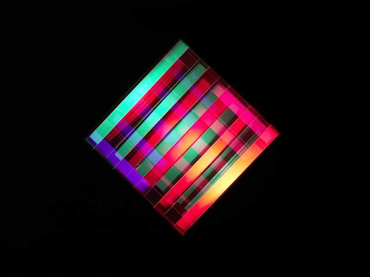 Muestra en Londres abarca la extraordinaria trayectoria de Julio Le Parc, desde finales de la década de 1950 hasta la de 2020.