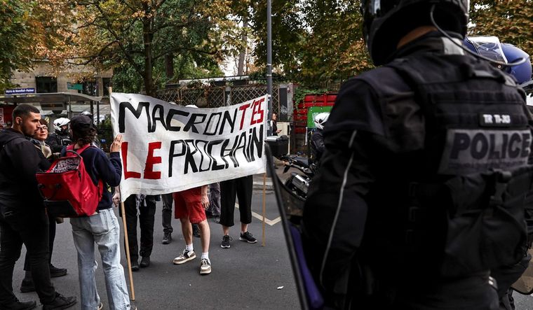 La Policía de Francia ya detuvo a 200 personas en las protestas. Foto Efe