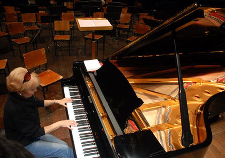 Después de muchos años hay un piano en el Independencia. Foto: Ivana González/MDZ