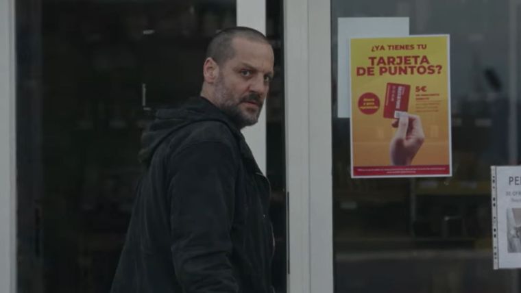 De la Serna encarna el papel de un investigador que buscará la verdad. Foto: captura de video YouTube/ Star Latinoamérica.&nbsp; &nbsp;