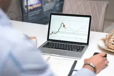 La clave no está en encontrar “la inversión perfecta”, sino en entender el escenario y tomar decisiones informadas. La clave no está en encontrar “la inversión perfecta”, sino en entender el escenario y tomar decisiones informadas.