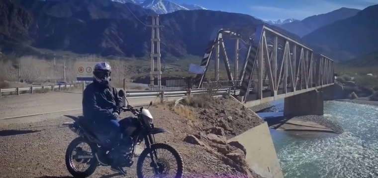 La historia del “puente de Anderson” mezcla motos, redes sociales y una confusión que llegó incluso a algunos medios.