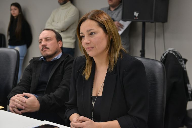 Los senadores peronistas Adriana Cano y Helio Perviú. Foto: X @Adry_Cano