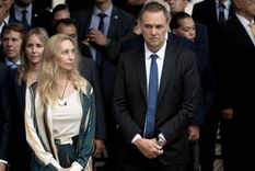 Ante el creciente ruido mediático y la presión judicial, Manuel Adorni planea una contraofensiva administrativa.
